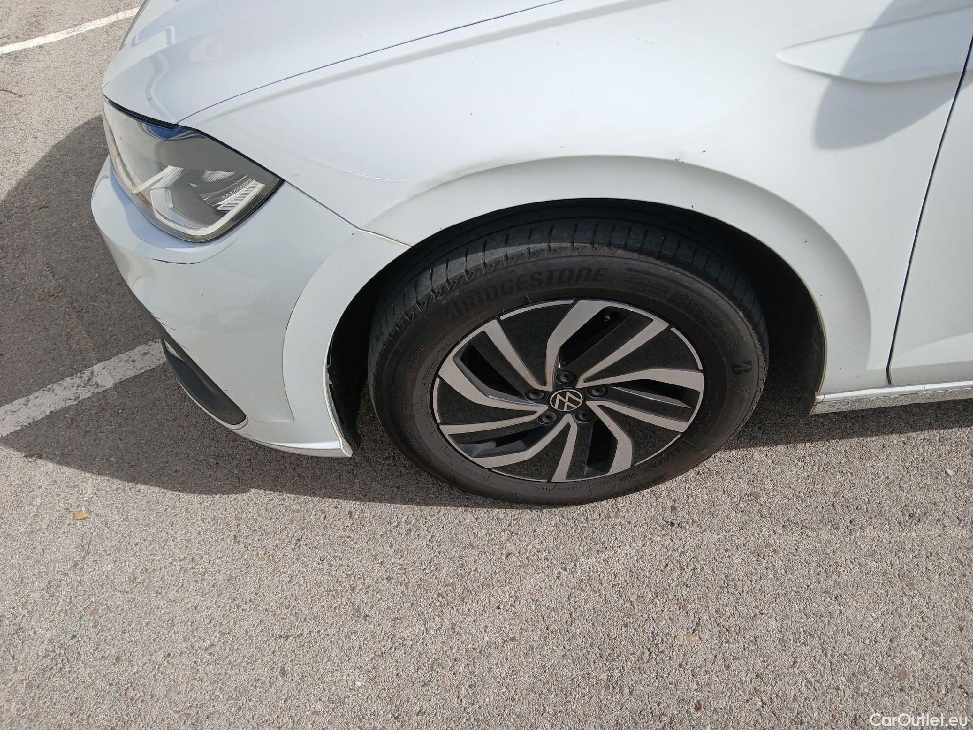  Volkswagen  Polo VOLKSWAGEN  / 2021 / 5P / berlina con portón Life 1.0 TSI 70kW (95CV) #3