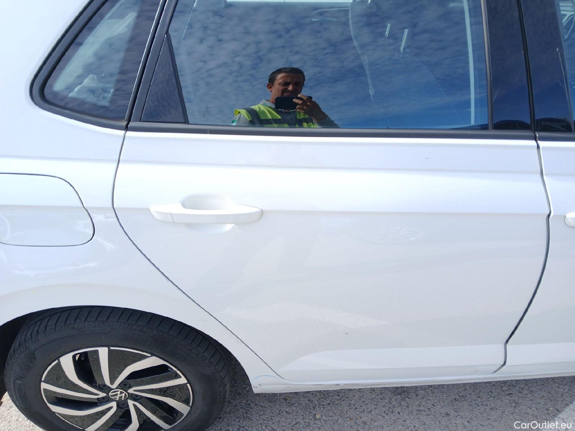  Volkswagen  Polo VOLKSWAGEN  / 2021 / 5P / berlina con portón Life 1.0 TSI 70kW (95CV) #24