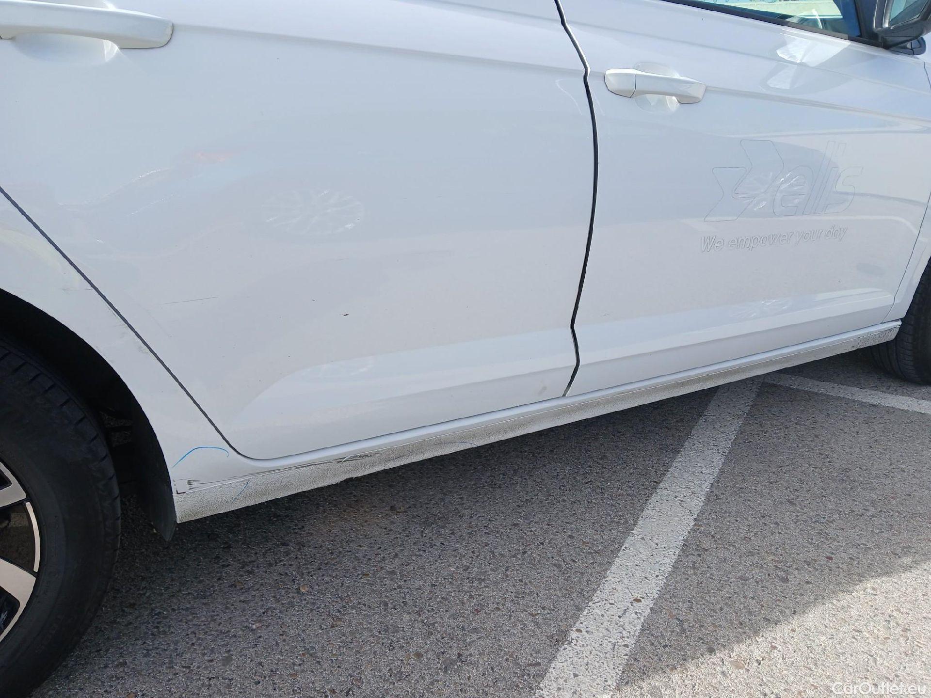  Volkswagen  Polo VOLKSWAGEN  / 2021 / 5P / berlina con portón Life 1.0 TSI 70kW (95CV) #23