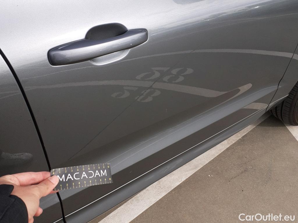  Volvo  XC60 VOLVO  / 2017 / 5P / todoterreno 2.0 T4 Momentum Auto #3