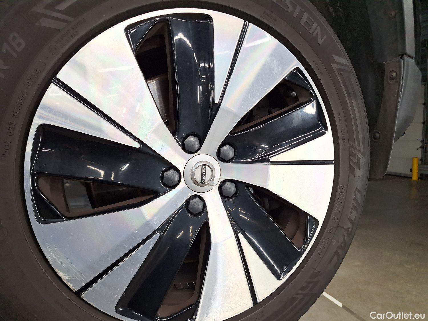  Volvo  XC 40 Volvo, XC40 '17, Volvo XC40 T5 Twin Engine Momentum Pro 5d #1