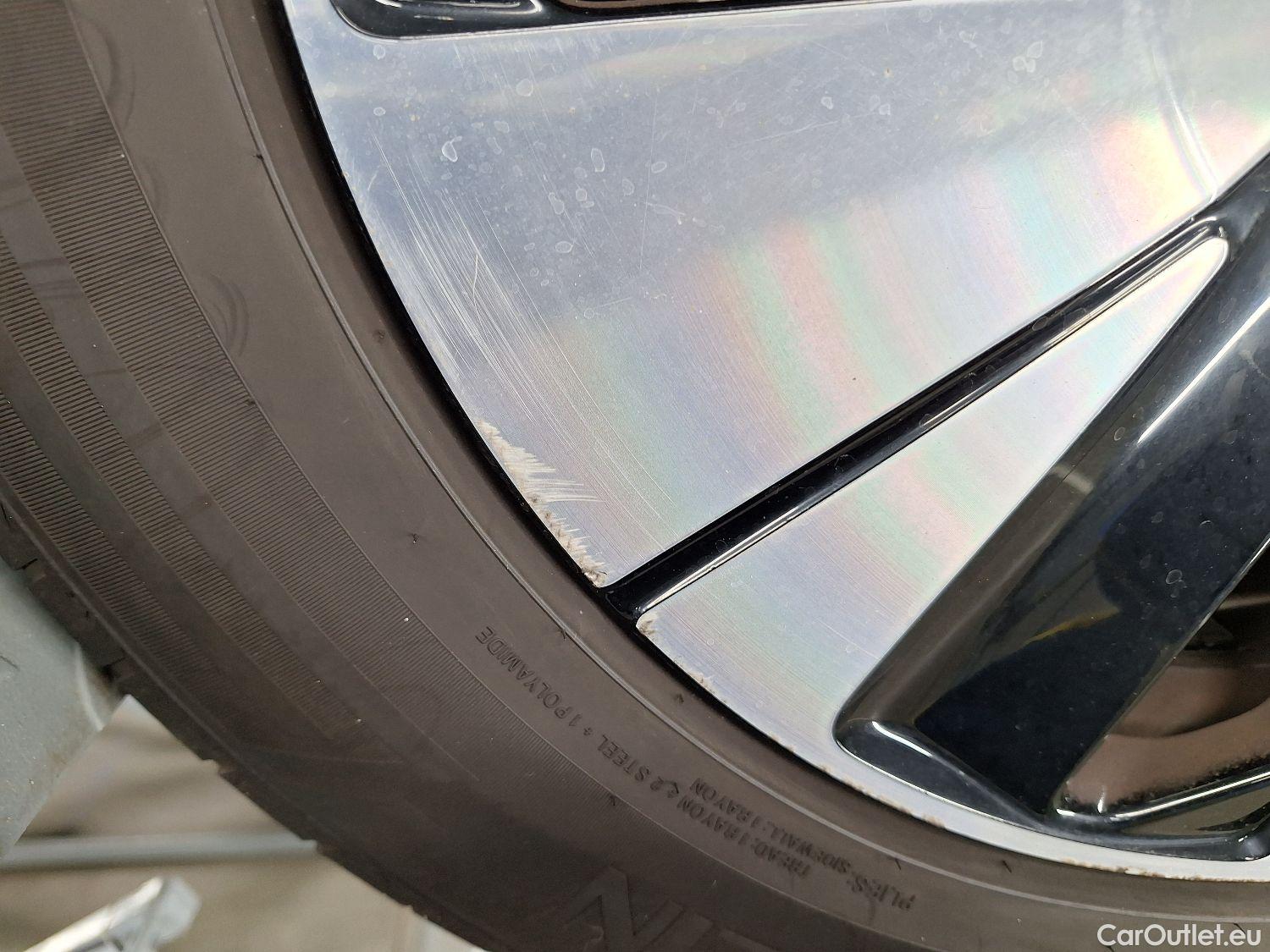  Volvo  XC 40 Volvo, XC40 '17, Volvo XC40 T5 Twin Engine Momentum Pro 5d #2