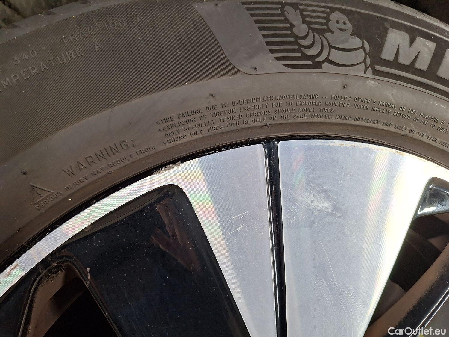  Volvo  XC 40 Volvo, XC40 '17, Volvo XC40 T5 Twin Engine Momentum Pro 5d #9