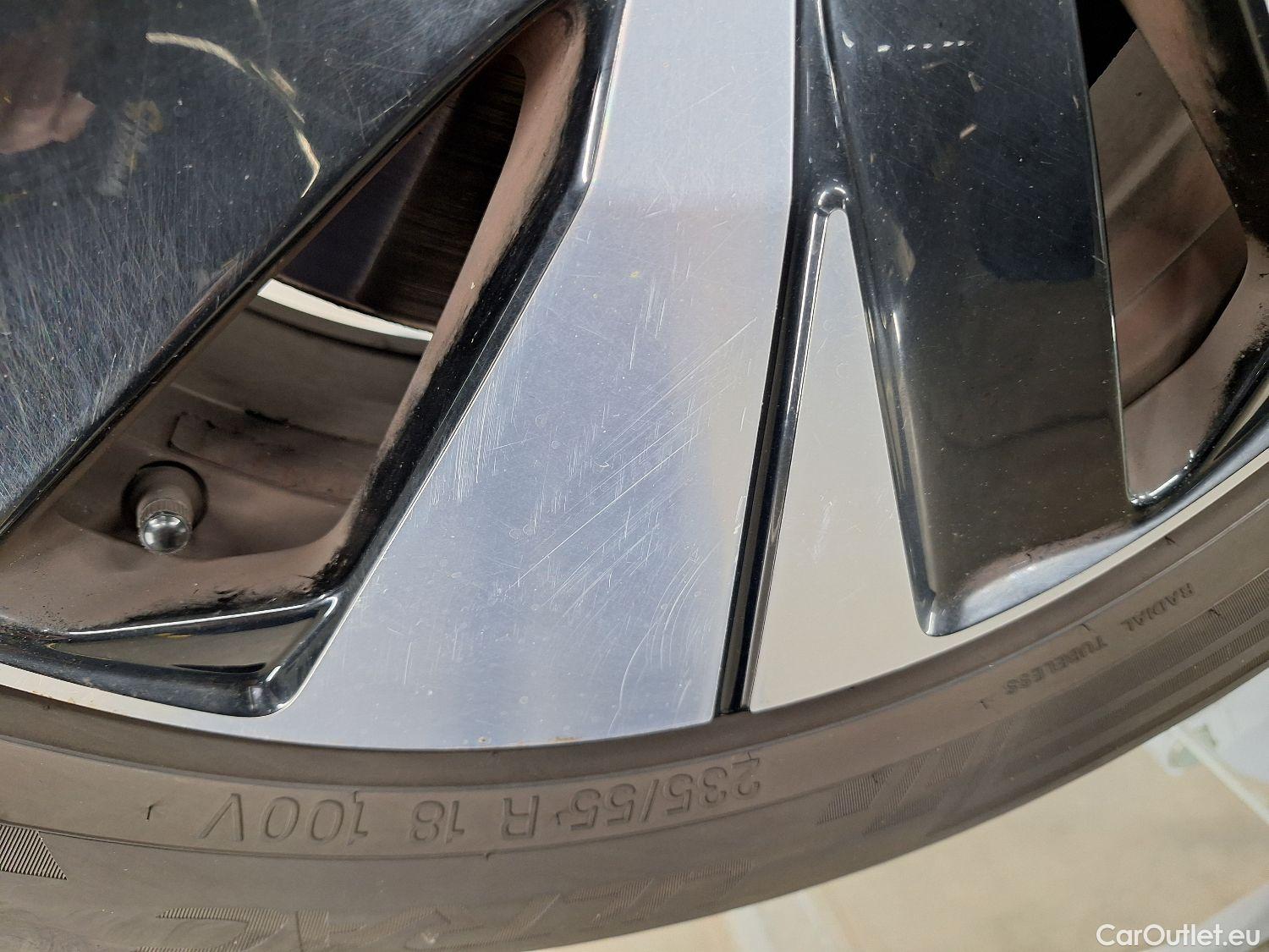  Volvo  XC 40 Volvo, XC40 '17, Volvo XC40 T5 Twin Engine Momentum Pro 5d #12