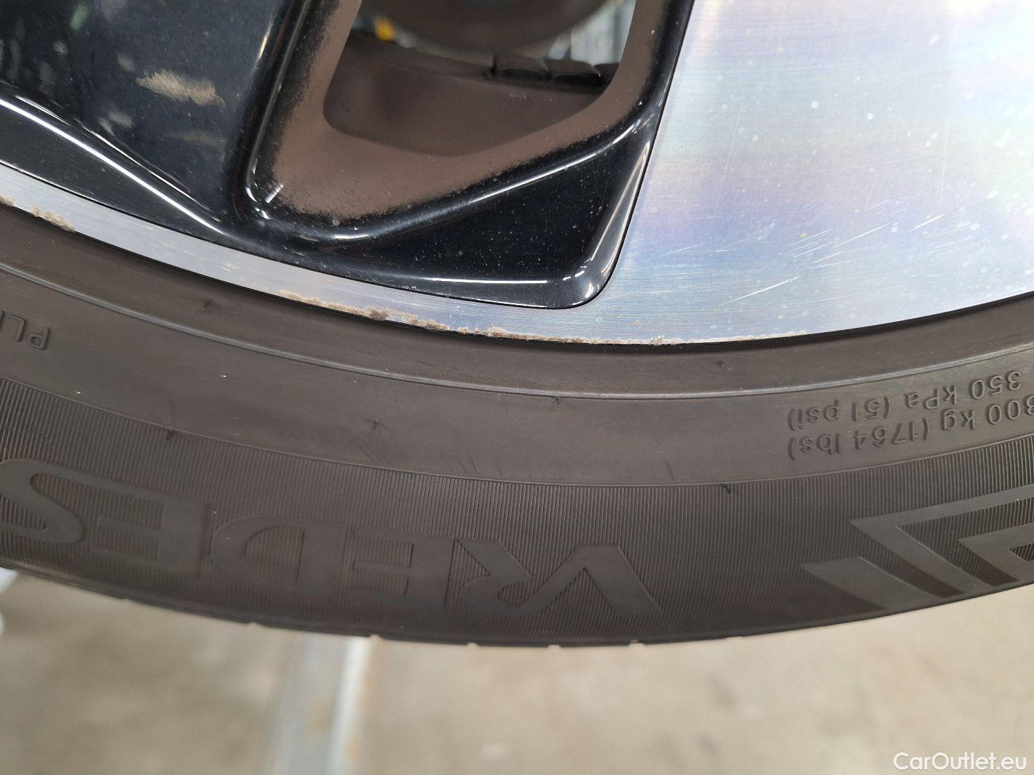  Volvo  XC 40 Volvo, XC40 '17, Volvo XC40 T5 Twin Engine Momentum Pro 5d #3