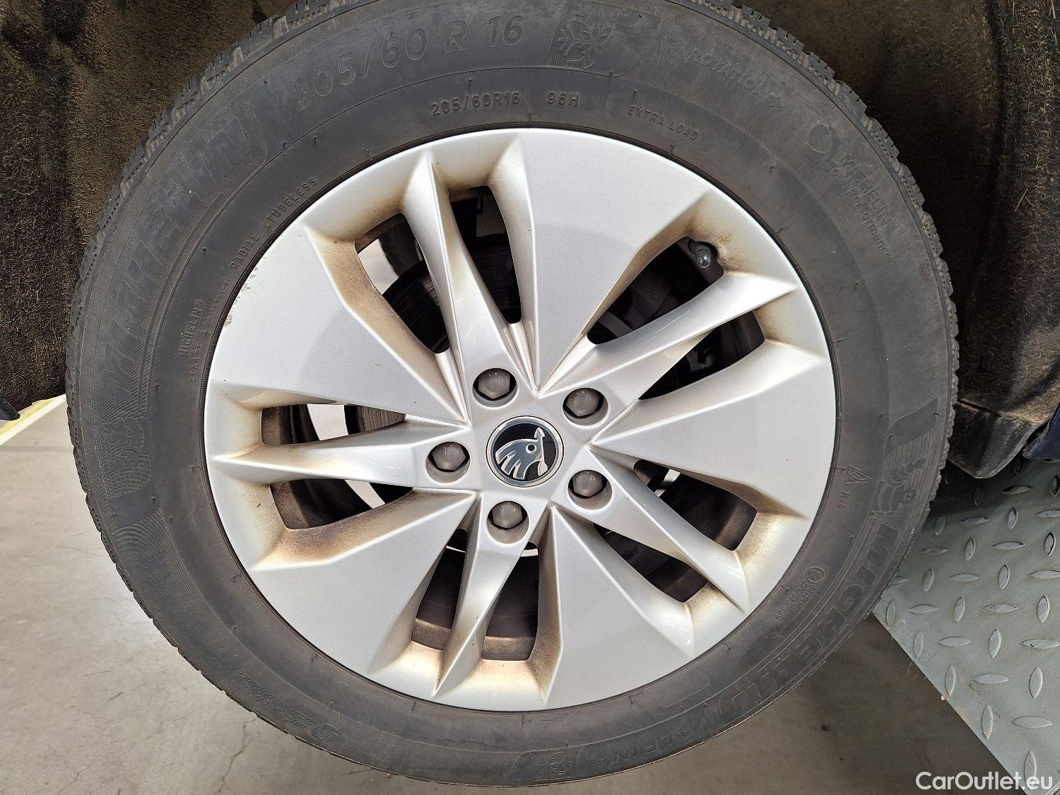  Skoda  Octavia Skoda,  Combi '20, Skoda  Combi 1.0 TSI 81kW Clever 5d #1