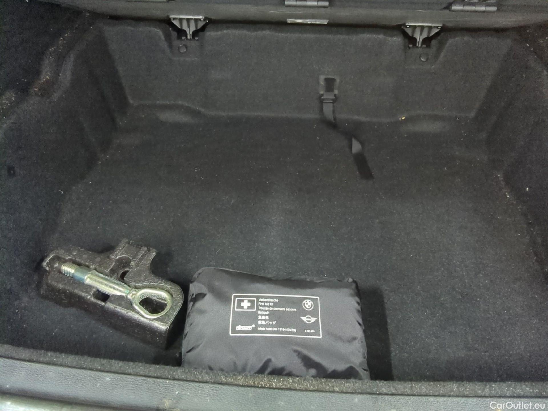  Bmw  X1 Série  sDrive 18 i xLine 1.5 140CV BVA7 E6dT #6