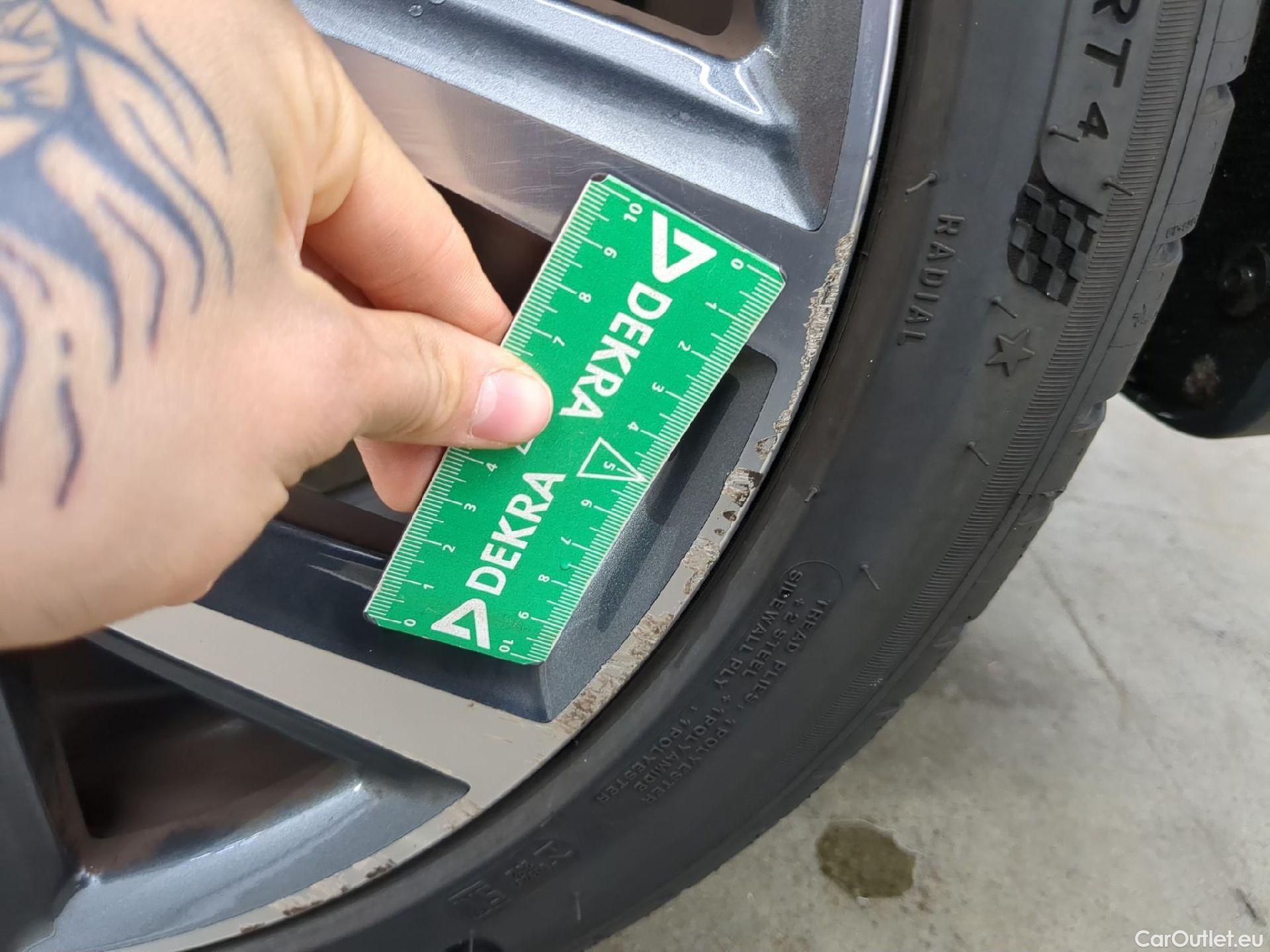  Bmw  X1 Série  sDrive 18 i xLine 1.5 140CV BVA7 E6dT #13