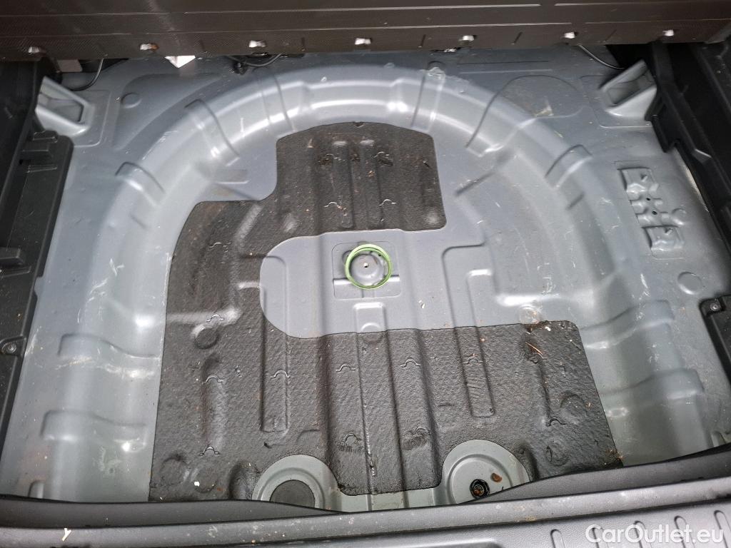  Hyundai  Tucson HYUNDAI  / 2020 / 5P / SUV 1.6 HYBRID 230 CREATIVE #32