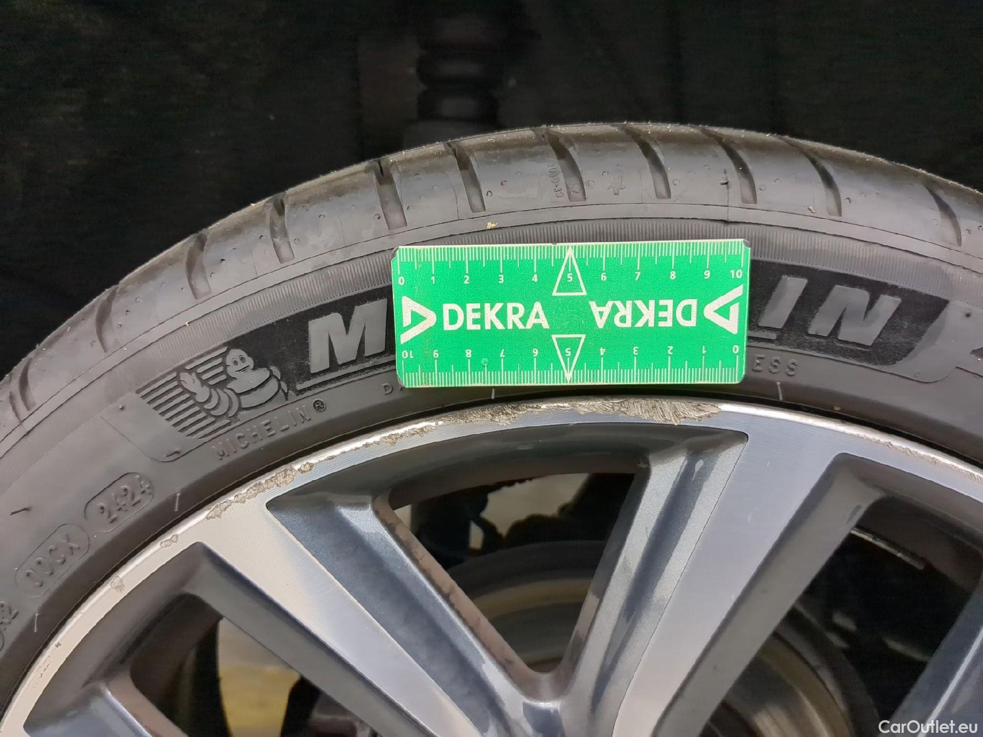  Bmw  X1 Série  sDrive 18 i xLine 1.5 140CV BVA7 E6dT #17