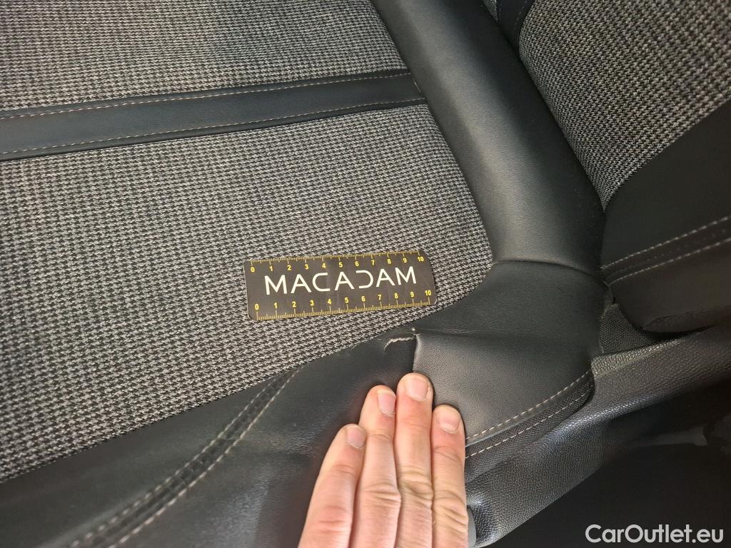  Peugeot  3008 PEUGEOT  / 2016 / 5P / SUV BlueHDi 130 S&S EAT8 ALLURE #9