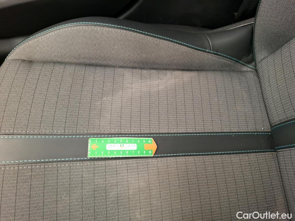  Peugeot  208 PEUGEOT  / 2019 / 5P / Berline BLUEHDI 100 S&S Allure Business #14