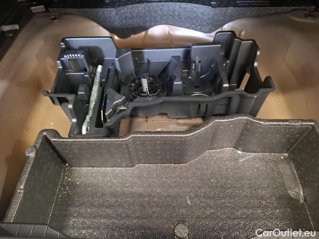  Peugeot  2008  Allure Business 1.5 HDi 130CV BVA8 E6d #4