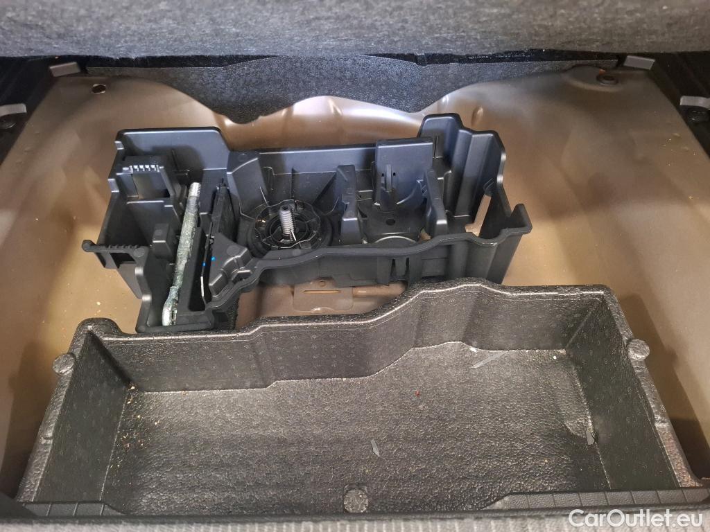  Peugeot  2008  Allure Business 1.5 HDi 130CV BVA8 E6d #9