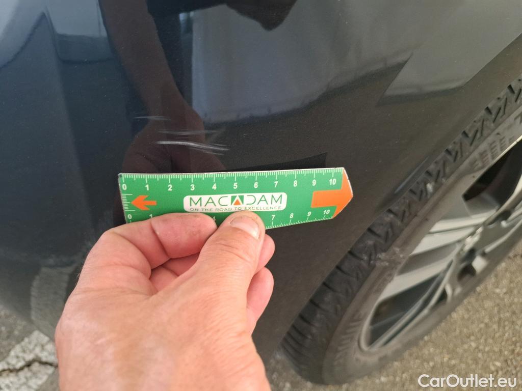  Peugeot  208 PEUGEOT  / 2019 / 5P / Berline BLUEHDI 100 S&S Allure Business #26