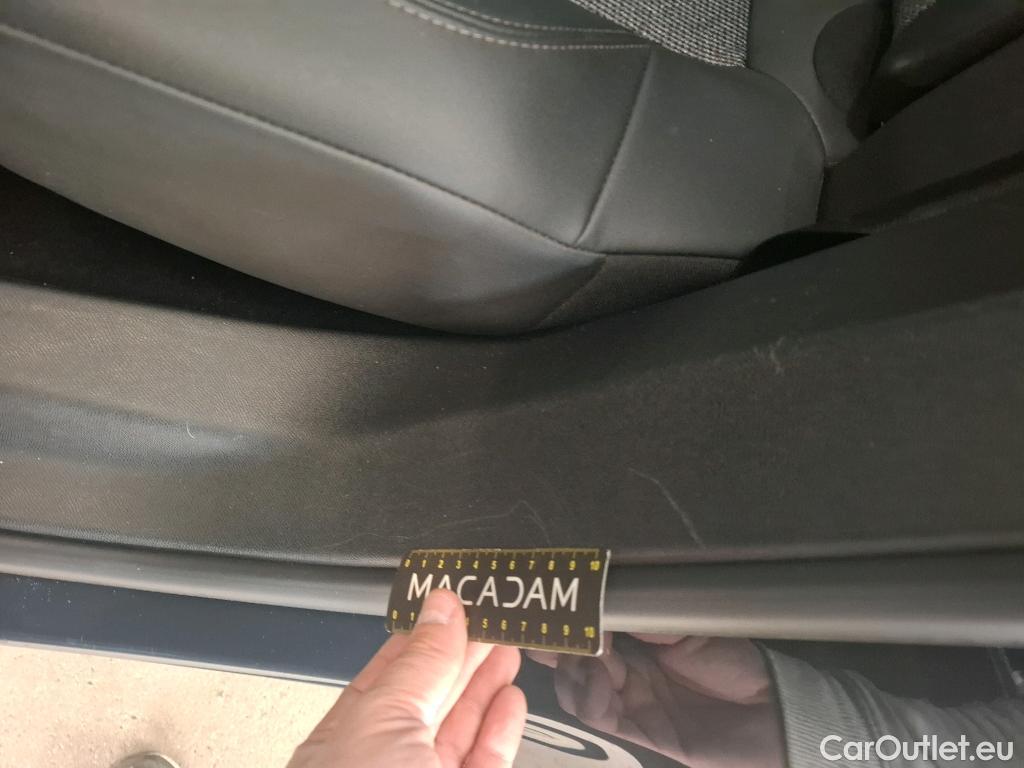  Peugeot  3008 PEUGEOT  / 2016 / 5P / SUV BlueHDi 130 S&S EAT8 ALLURE #14