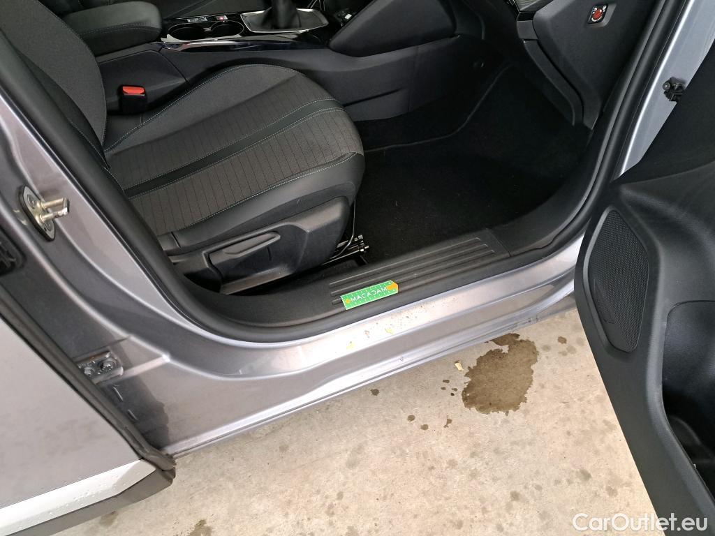  Peugeot  2008  Allure Business 1.5 HDi 110CV BVM6 E6d #1