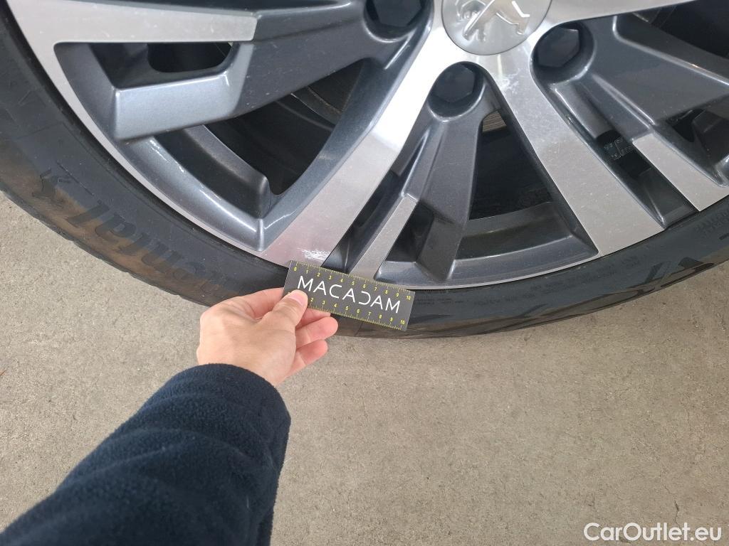  Peugeot  3008  Allure Pack 1.5 HDi 130CV BVA8 E6d #24