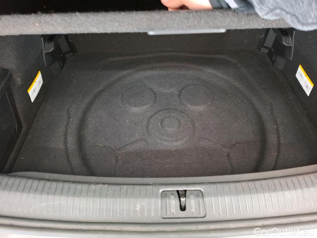  Volkswagen  Tiguan VOLKSWAGEN  / 2016 / 5P / SUV 1.5 TSI 150 EVO DSG7 Carat #28