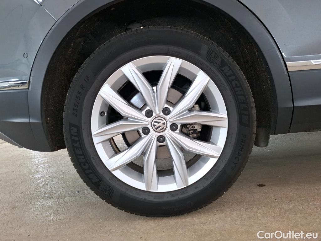  Volkswagen  Tiguan VOLKSWAGEN  / 2016 / 5P / SUV 1.5 TSI 150 EVO DSG7 Carat #46