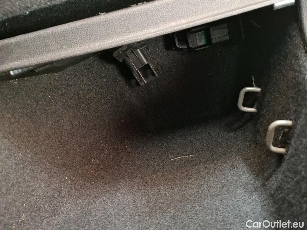  Volkswagen  Tiguan VOLKSWAGEN  / 2016 / 5P / SUV 1.5 TSI 150 EVO DSG7 Carat #29