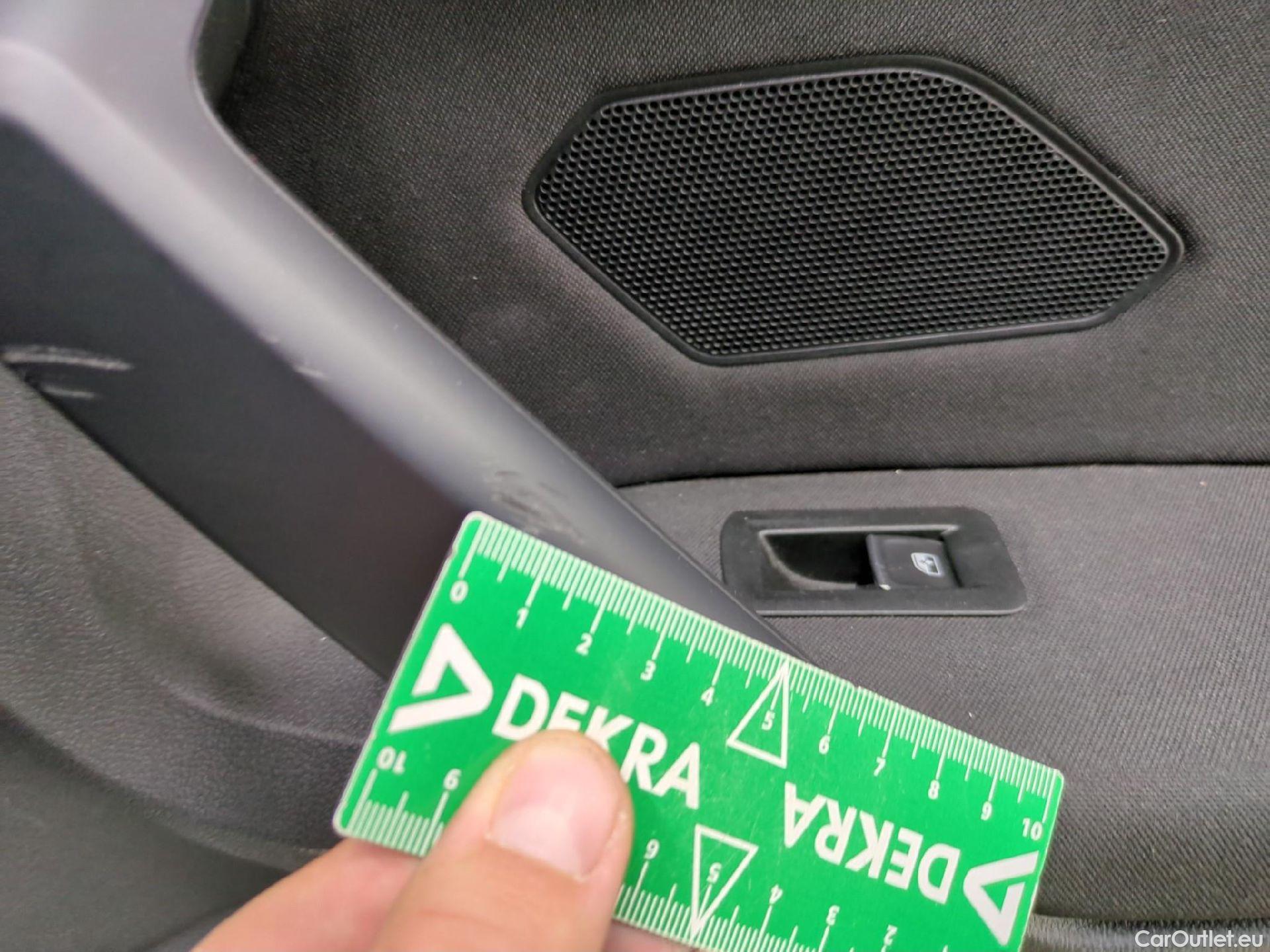  Volkswagen  Tiguan VOLKSWAGEN  / 2020 / 5P / SUV 2.0 TDI 150 DSG7 Life Business #10