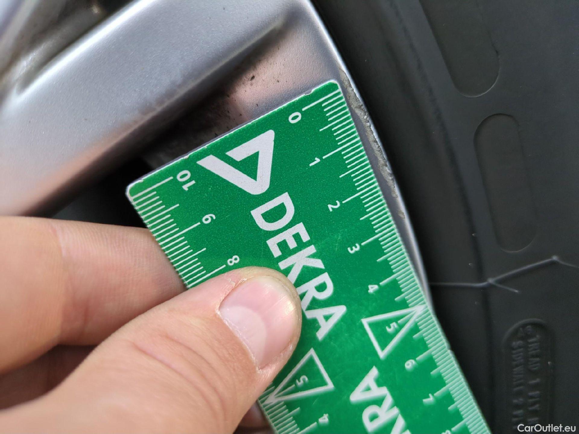  Volkswagen  Tiguan VOLKSWAGEN  / 2020 / 5P / SUV 2.0 TDI 150 DSG7 Life Business #5