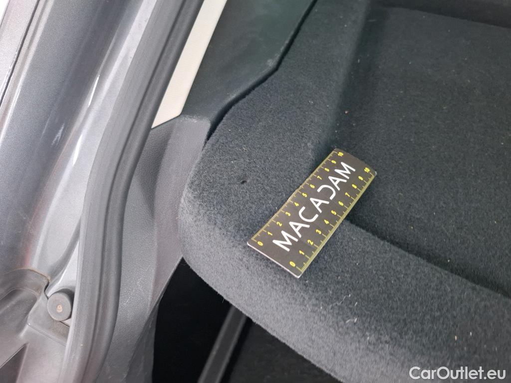  Volkswagen  Tiguan VOLKSWAGEN  / 2016 / 5P / SUV 1.5 TSI 150 EVO DSG7 Carat #51