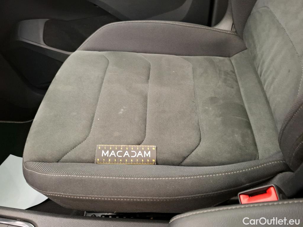  Volkswagen  Tiguan VOLKSWAGEN  / 2016 / 5P / SUV 1.5 TSI 150 EVO DSG7 Carat #47