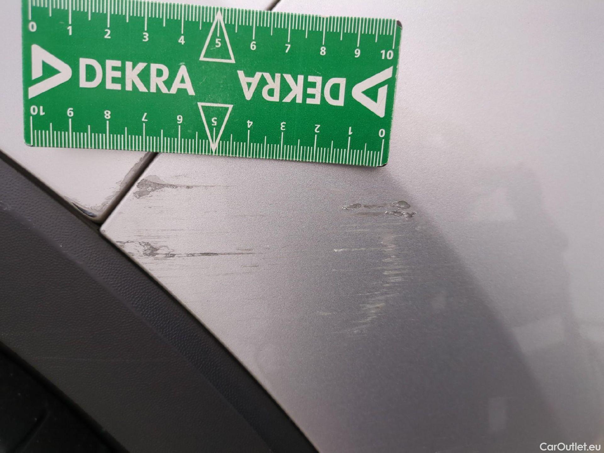  Volkswagen  Tiguan VOLKSWAGEN  / 2020 / 5P / SUV 2.0 TDI 150 DSG7 Life Business #17