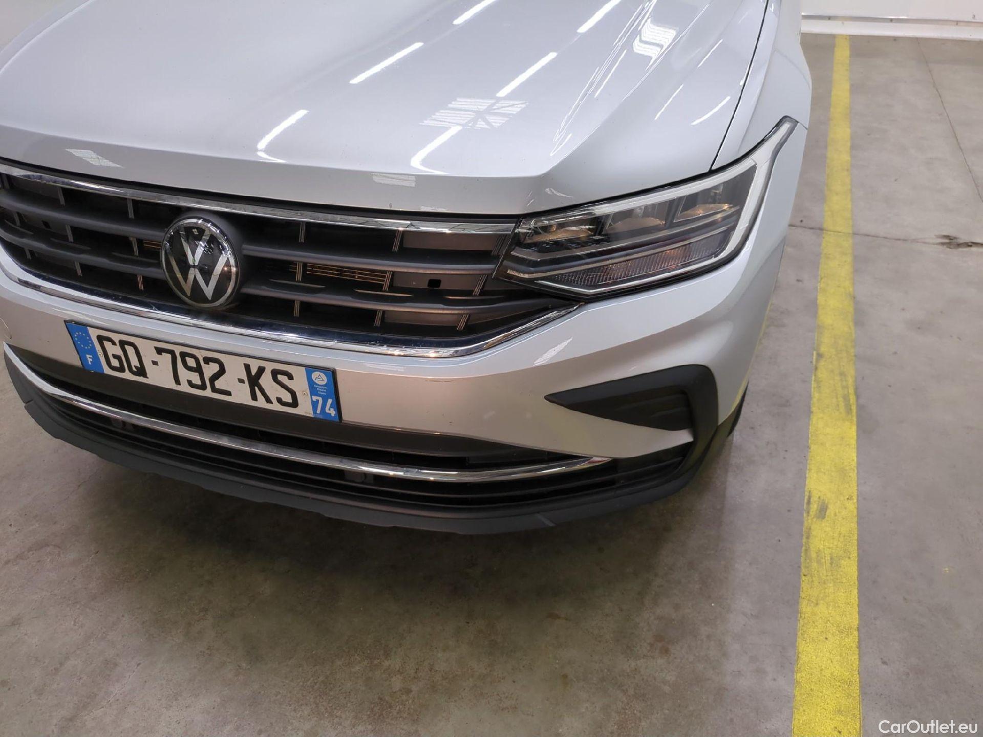  Volkswagen  Tiguan VOLKSWAGEN  / 2020 / 5P / SUV 2.0 TDI 150 DSG7 Life Business #25