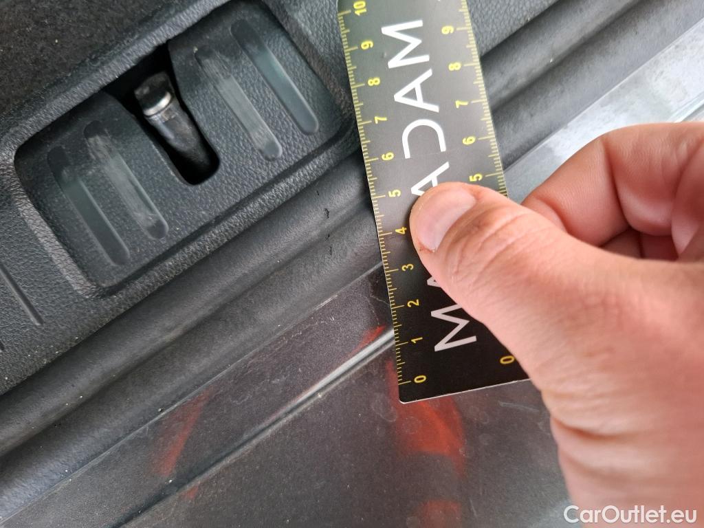  Volkswagen  Tiguan VOLKSWAGEN  / 2016 / 5P / SUV 1.5 TSI 150 EVO DSG7 Carat #54