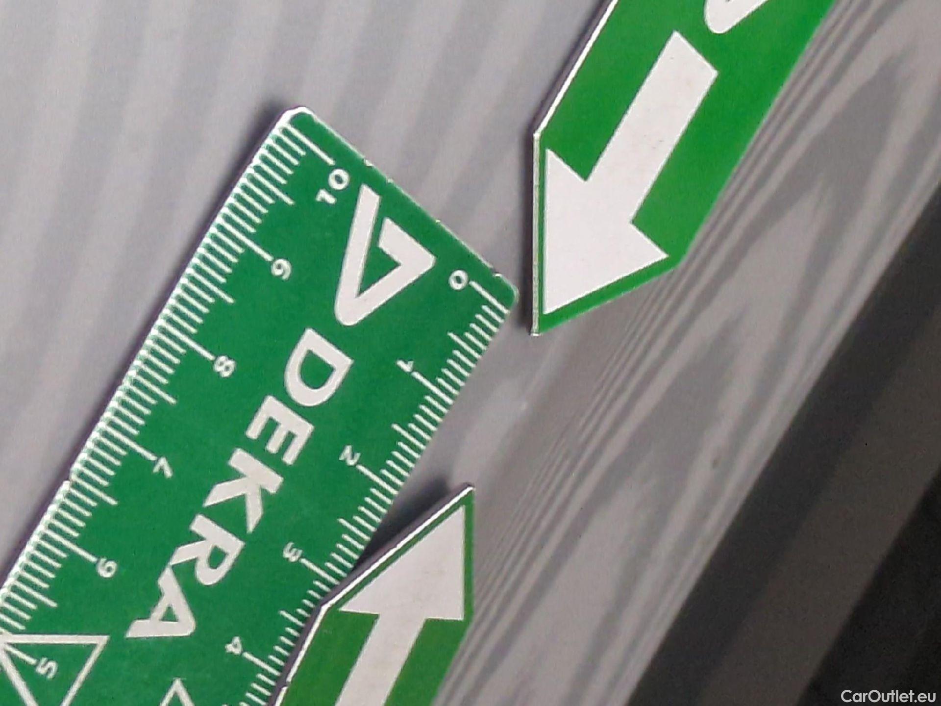  Volkswagen  Tiguan VOLKSWAGEN  / 2020 / 5P / SUV 2.0 TDI 150 DSG7 Life Business #27