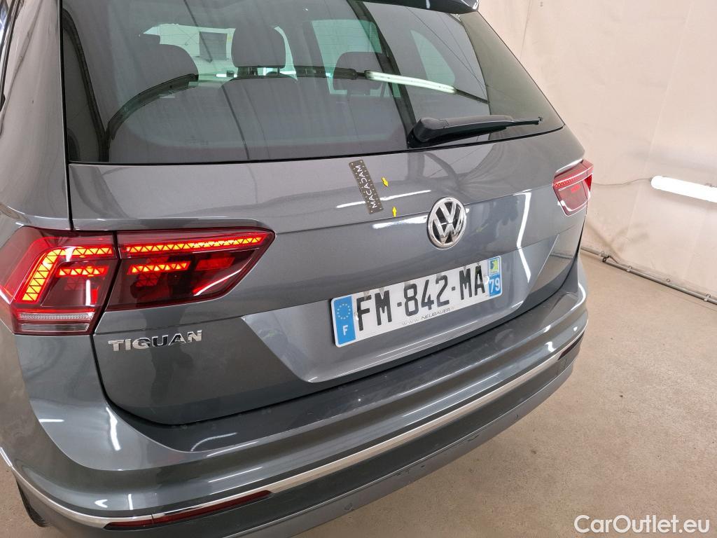  Volkswagen  Tiguan VOLKSWAGEN  / 2016 / 5P / SUV 1.5 TSI 150 EVO DSG7 Carat #39