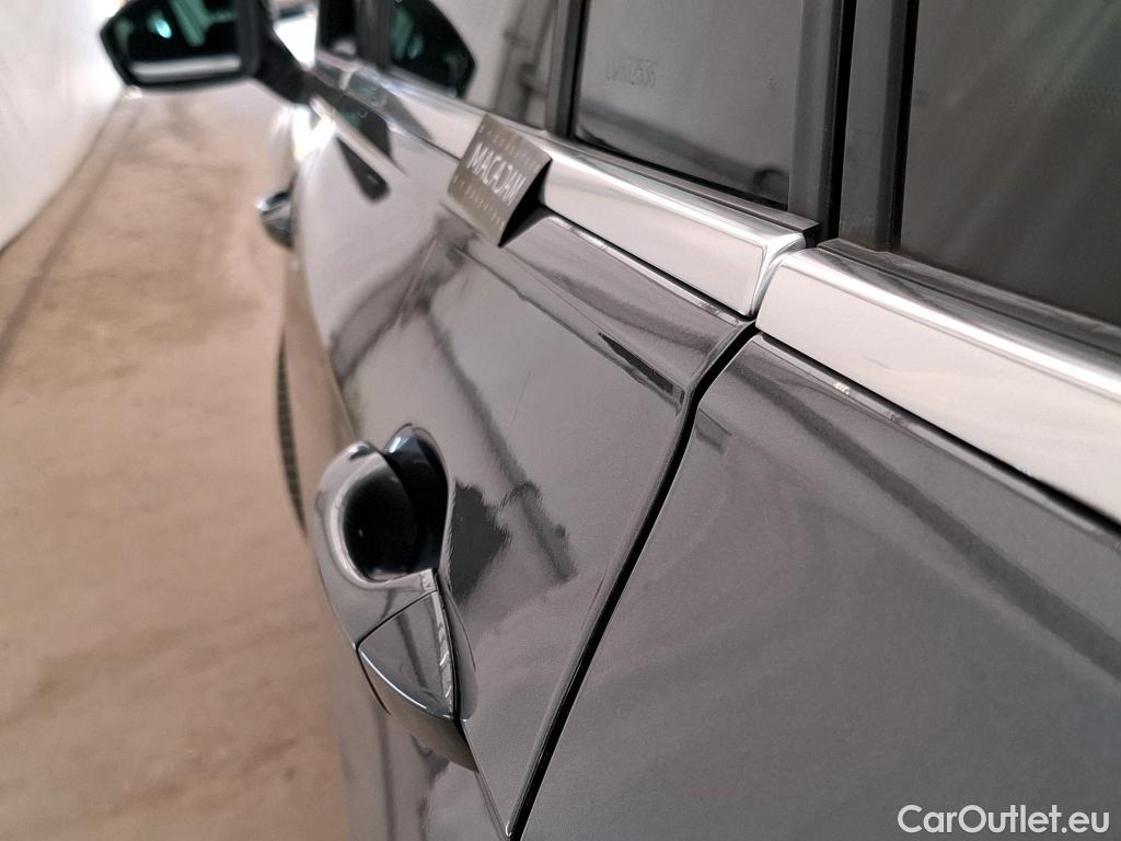  Volkswagen  Tiguan VOLKSWAGEN  / 2016 / 5P / SUV 1.5 TSI 150 EVO DSG7 Carat #16