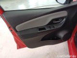  Toyota  Yaris TOYOTA  / 2017 / 5P / BERLINA 1.5 HYBRID ACTIVE #115