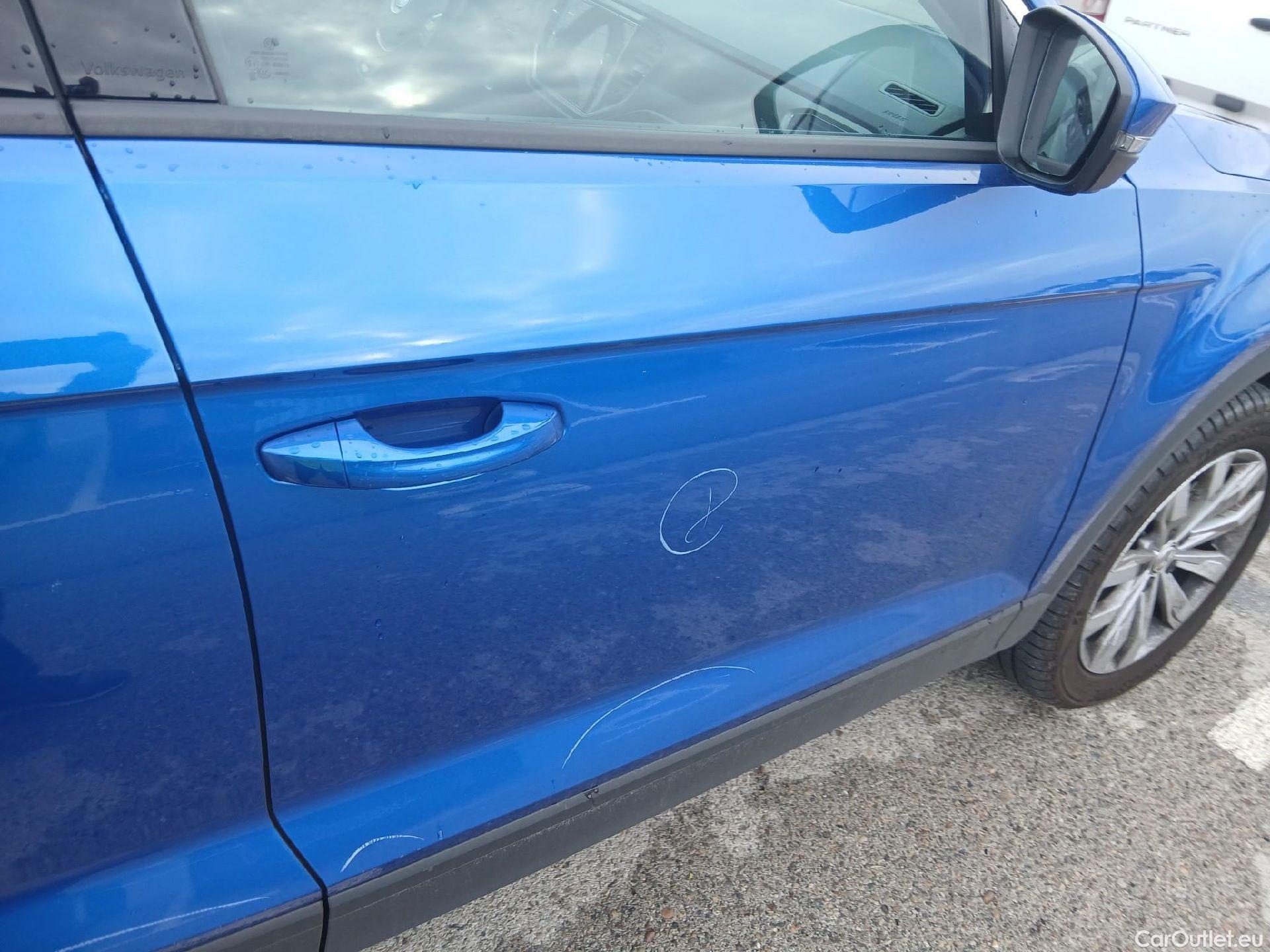  Volkswagen  T-ROC VOLKSWAGEN  / 2017 / 5P / todoterreno Advance 1.0 TSI 85kW (115CV) #19