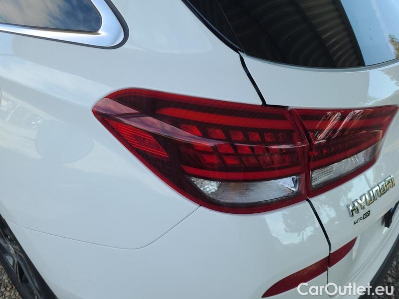  Hyundai  i30  (PD)(01.2017  ->)  kom.1.5T-GDI Family Smart #8