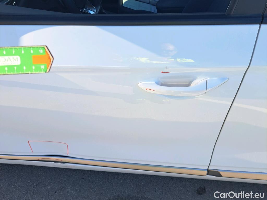  Hyundai   Ioniq HYUNDAI / 2019 / 5P / berlina con portón 1.6 GDI PHEV Klass DCT #43