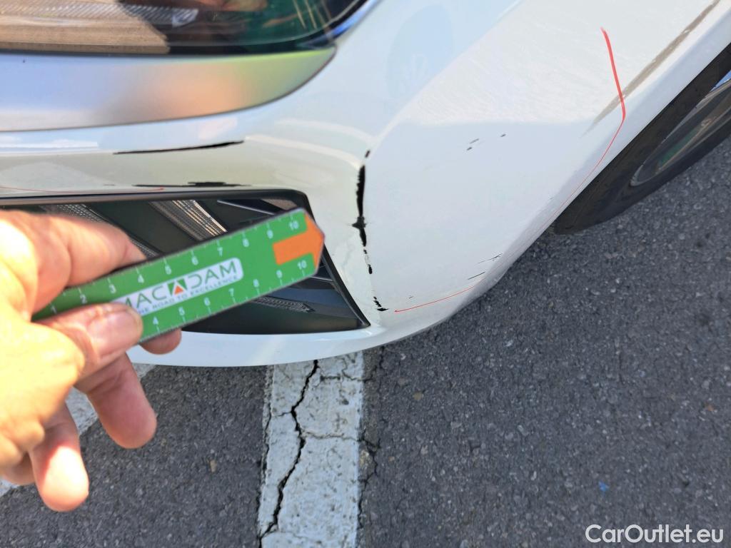  Hyundai   Ioniq HYUNDAI / 2019 / 5P / berlina con portón 1.6 GDI PHEV Klass DCT #27