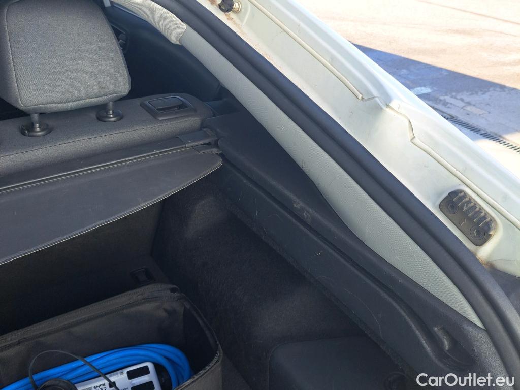  Hyundai   Ioniq HYUNDAI / 2019 / 5P / berlina con portón 1.6 GDI PHEV Klass DCT #51