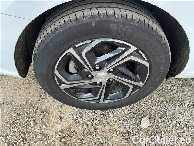  Hyundai  i30  kom.1.0TGDI Family Comf #12