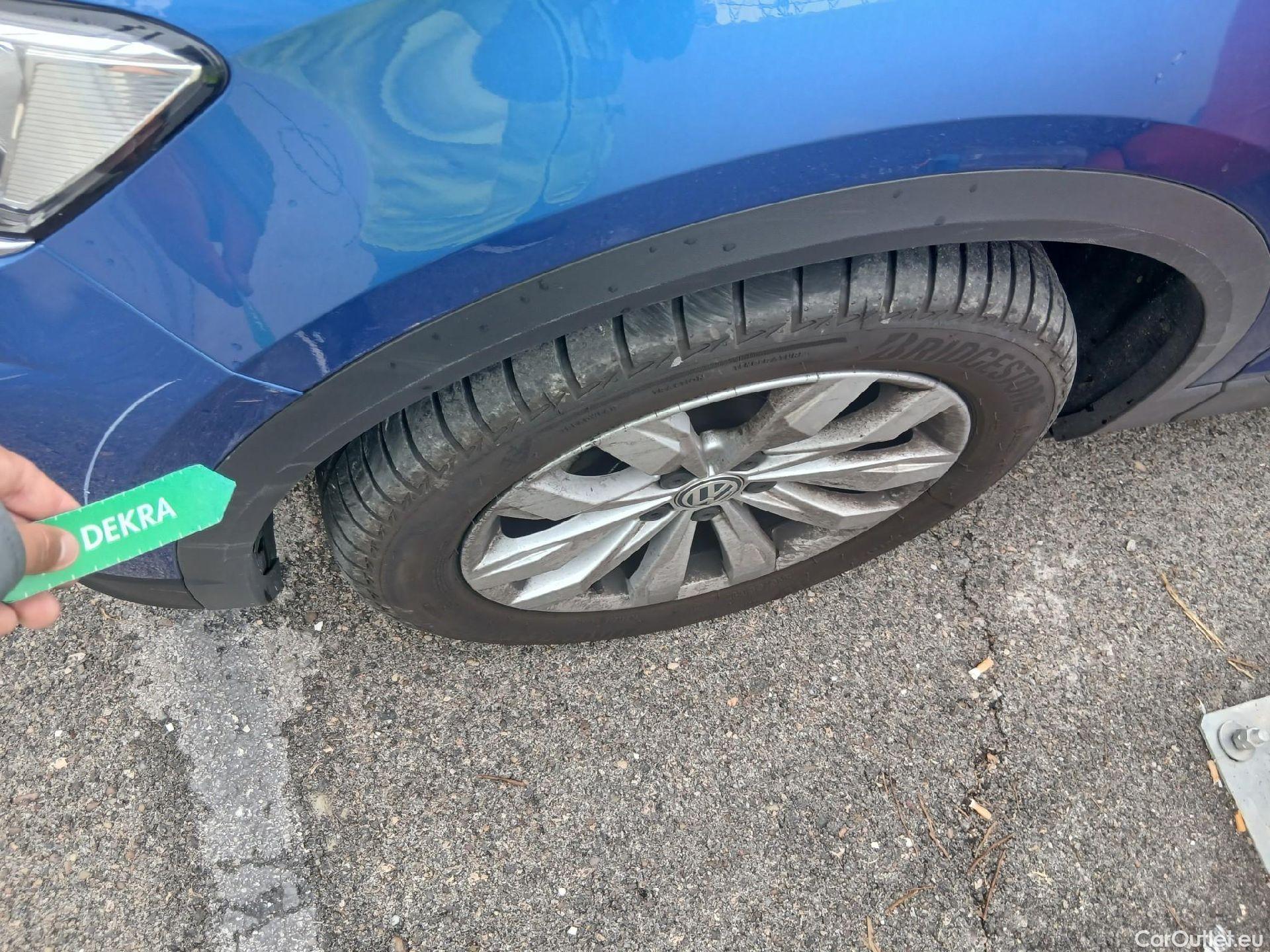  Volkswagen  T-ROC VOLKSWAGEN  / 2017 / 5P / todoterreno Advance 1.0 TSI 85kW (115CV) #9