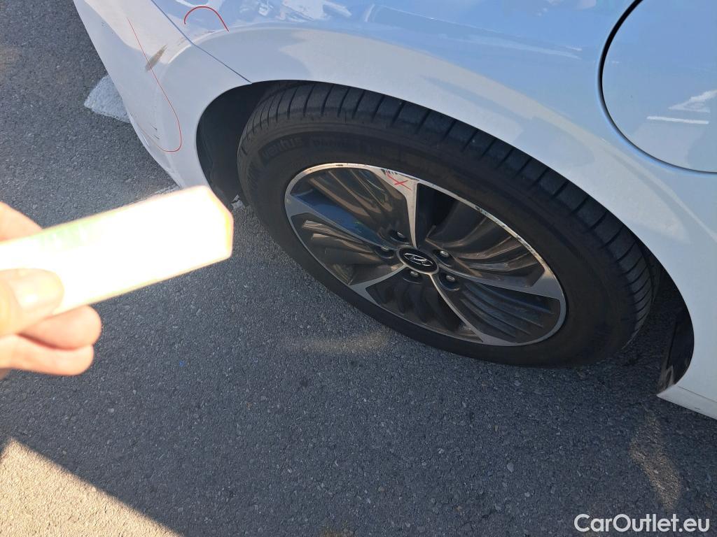  Hyundai   Ioniq HYUNDAI / 2019 / 5P / berlina con portón 1.6 GDI PHEV Klass DCT #13