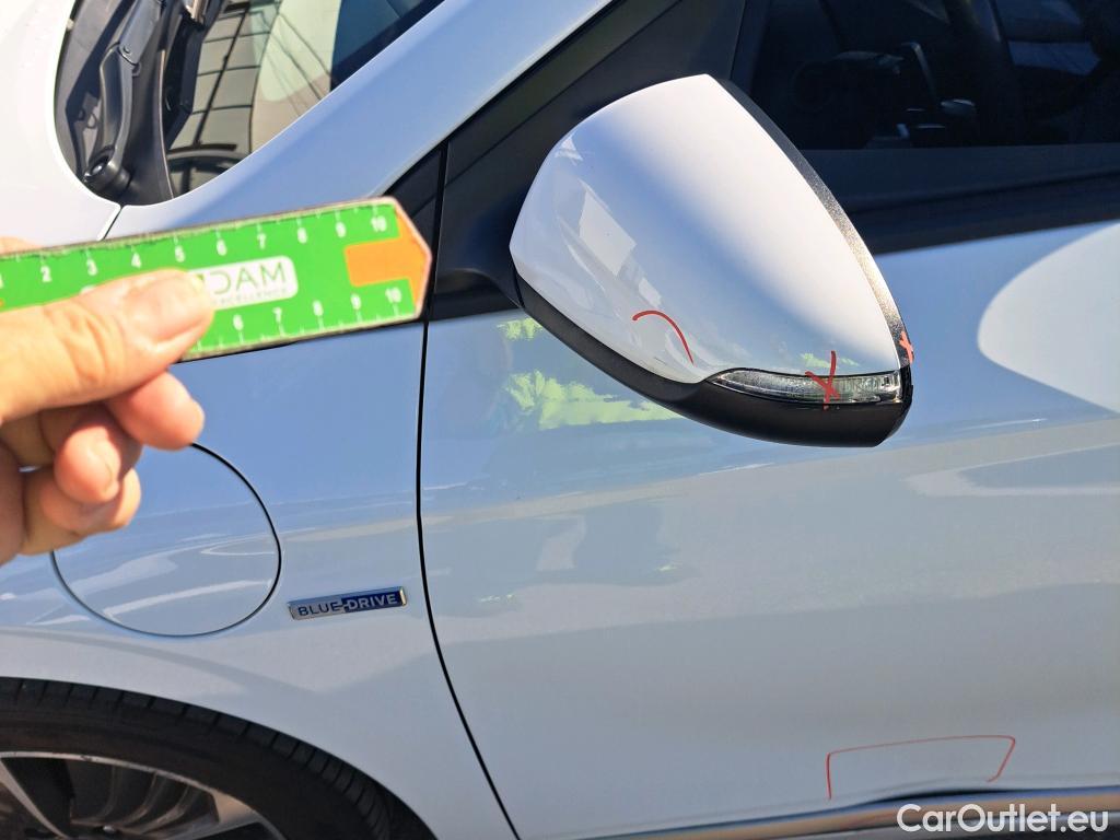  Hyundai   Ioniq HYUNDAI / 2019 / 5P / berlina con portón 1.6 GDI PHEV Klass DCT #55