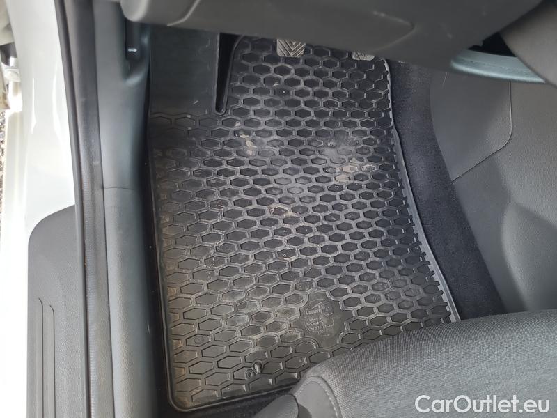  Hyundai  i30  (PD)(01.2017  ->)  kom.1.5T-GDI Family Smart #3