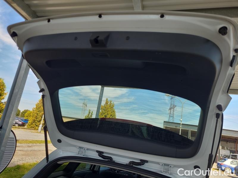  Hyundai  i30  (PD)(01.2017  ->)  kom.1.5T-GDI Family Smart #11