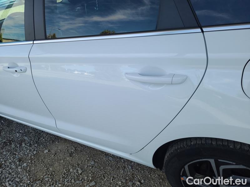  Hyundai  i30  (PD)(01.2017  ->)  kom.1.5T-GDI Family Smart #7