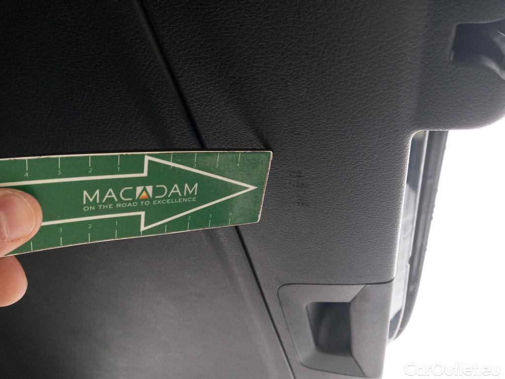  Mercedes  GLA MERCEDES-BENZ  / 2020 / 5P / todoterreno  250 e #5