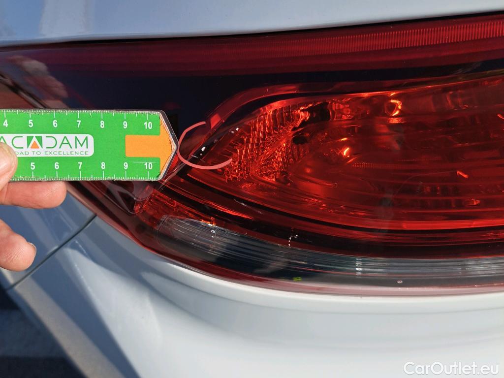  Hyundai   Ioniq HYUNDAI / 2019 / 5P / berlina con portón 1.6 GDI PHEV Klass DCT #58